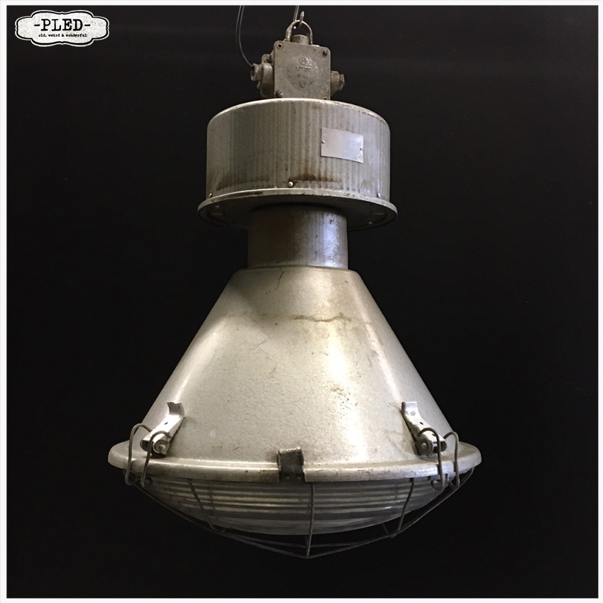 Uitmaken Gang Pennenvriend industriële lamp – Vintage | Antique | Furniture | Industrial