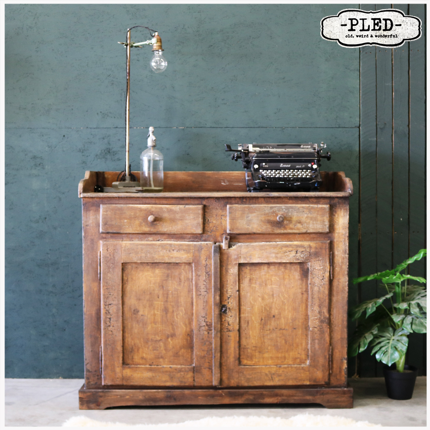 Oude commode – | | | Industrial