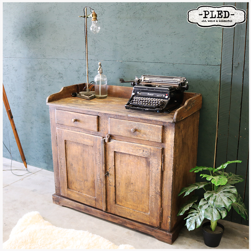 Oude commode – | | | Industrial
