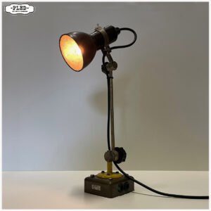 Oud bakelieten legerlampje