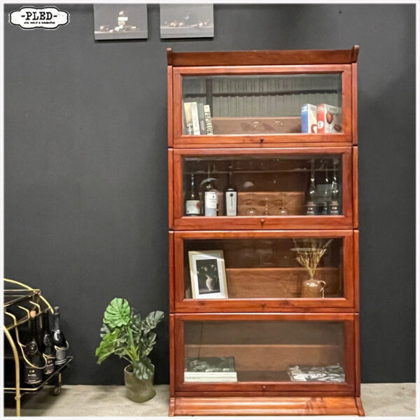 Stacking bookcase met facet geslepen glas