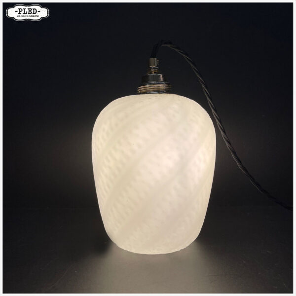 Opaline hanglamp met messing fitting en snoer