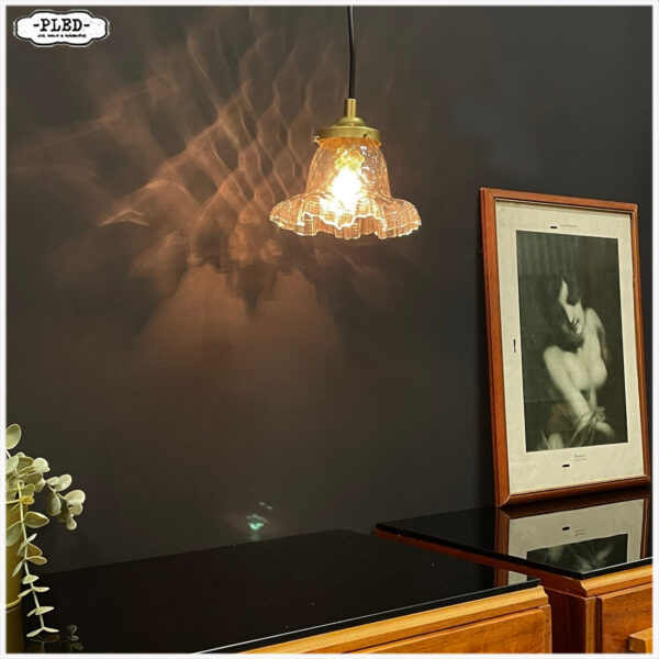 Oud glazen hanglampje met messing glashouder en fitting - Afbeelding 3