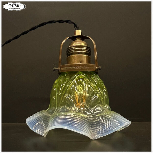 Vintage hanglampje met groen glas