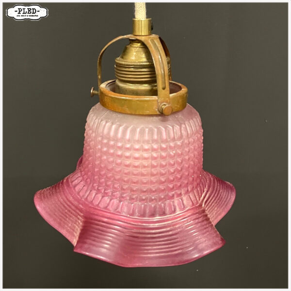 Vintage hanglampje met roze glas