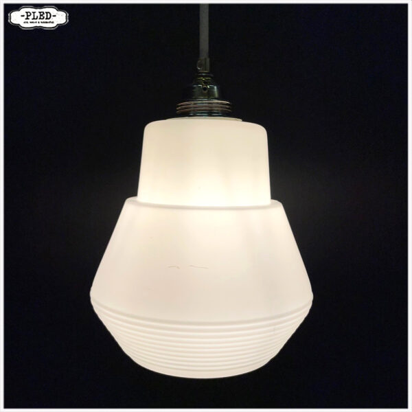 Oude art deco hanglamp, opaline glas