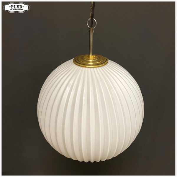Prachtige, oude, opaalglazen hanglamp / globe