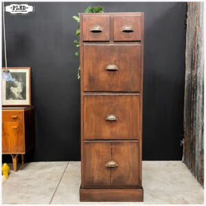 Oude houten archiefkast / ladekast