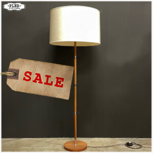 Vintage teakhouten vloerlamp