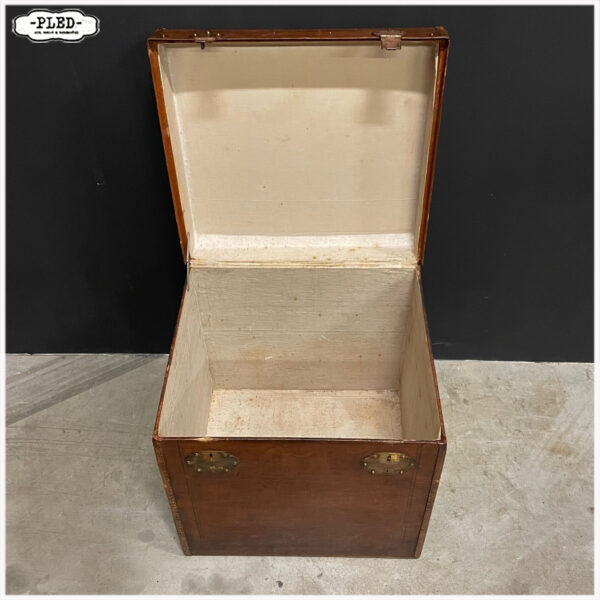 Oude reiskoffer - Afbeelding 8
