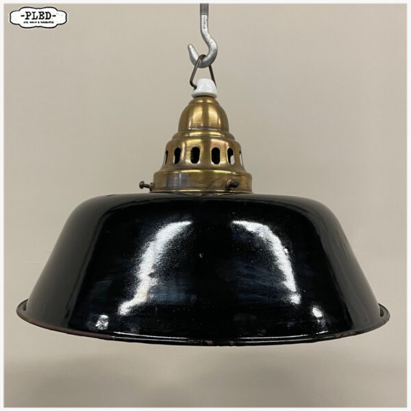 Oude, zwart geëmailleerde hanglamp met messing lamphouder - Afbeelding 2