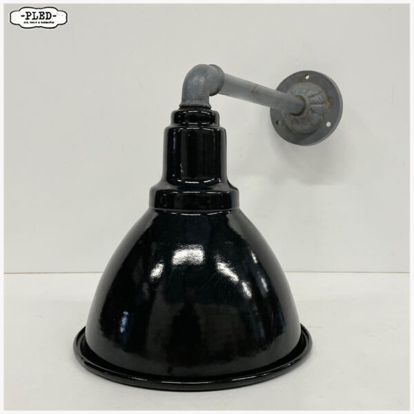 Wandlamp met zwart geëmailleerde kap