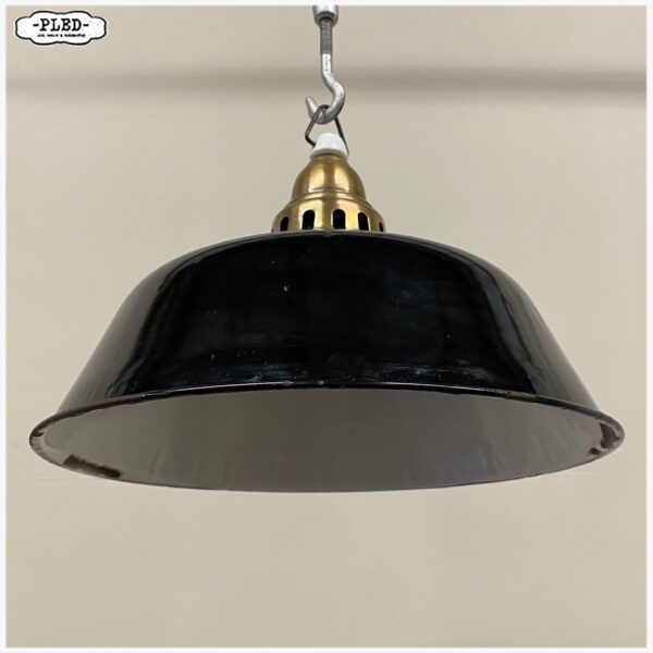 Oude, zwart geëmailleerde hanglamp met messing lamphouder - Afbeelding 3