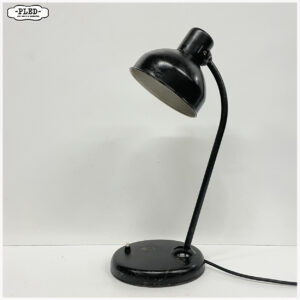 Vooroologse bureaulamp van Albert & Bause