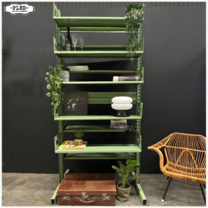 Industrieel presentatierek / roomdivider