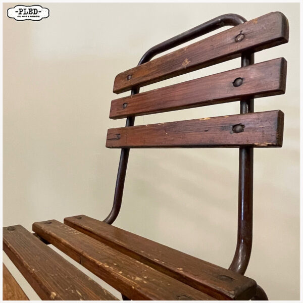 Oude stapelbare (terras)stoelen - Afbeelding 11