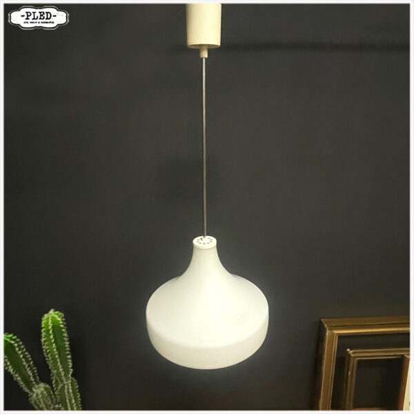 Vintage opaline pendel lamp, space age, Dřevo Humpolec - Afbeelding 5