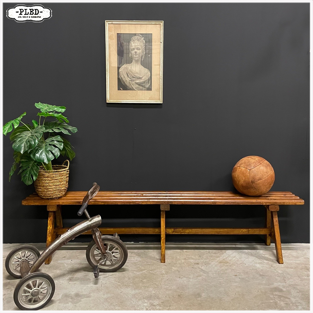 Mooi, oud, houten bankje - Afbeelding 2