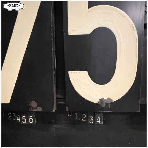 Oud scorebord van kegelbaan - Afbeelding 3