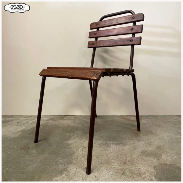Oude stapelbare (terras)stoelen - Afbeelding 5