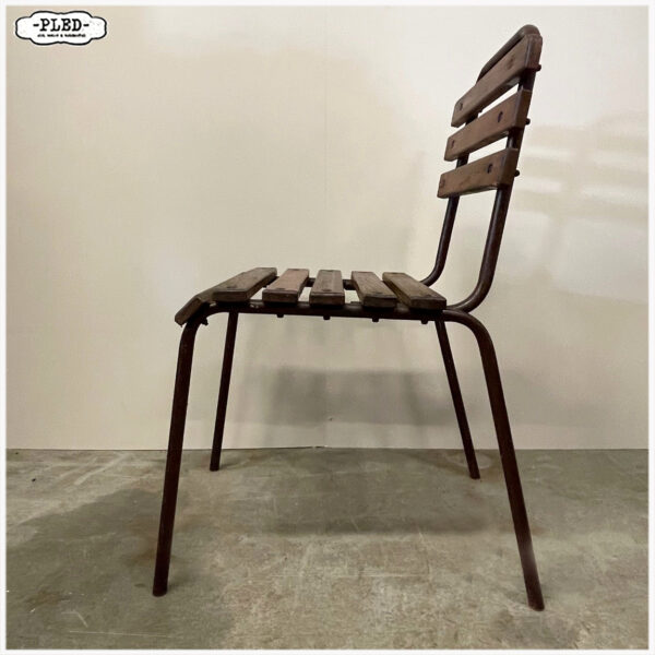 Oude stapelbare (terras)stoelen - Afbeelding 8