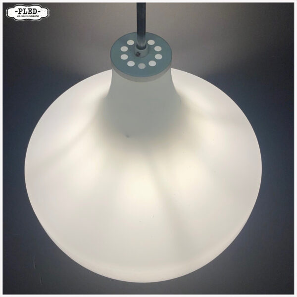 Vintage opaline pendel lamp, space age, Dřevo Humpolec - Afbeelding 4