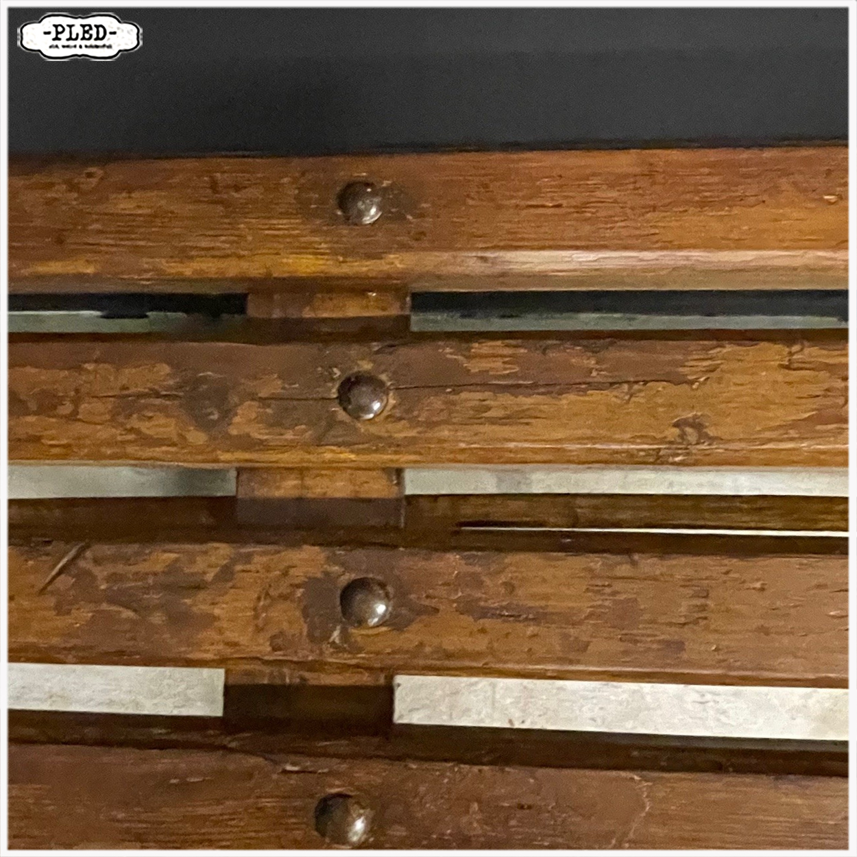 Mooi, oud, houten bankje - Afbeelding 8