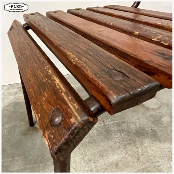 Oude stapelbare (terras)stoelen - Afbeelding 10