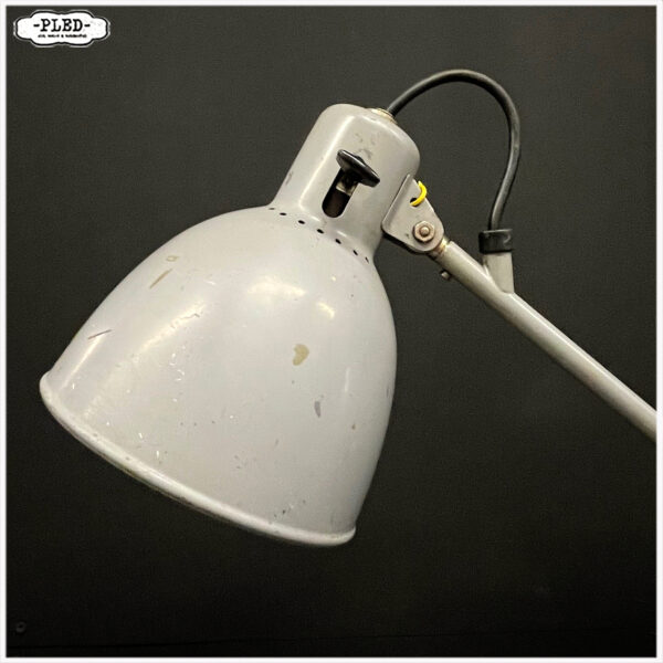 drie-armige-bag-turgi-werkplaatslamp-met-tafelklem - Afbeelding 10