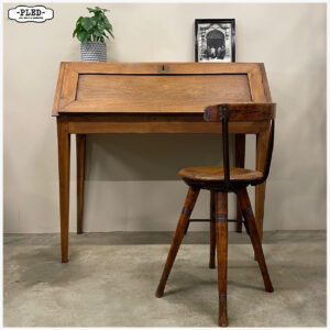 Eikenhouten secretaire, Frankrijk