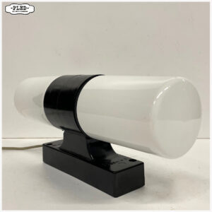 Bakelieten wandlamp met melkglas, Bauhaus stijl