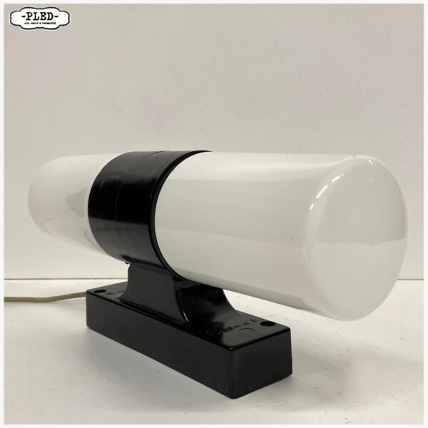 Bakelieten wandlamp met melkglas, Bauhaus stijl