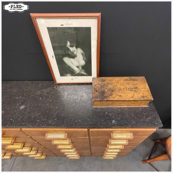 Beukenhouten apothekerskast met hardstenen blad - Afbeelding 7