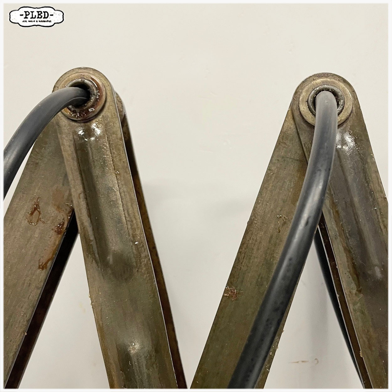 Karakteristieke, grote schaarlamp met een lengte van 2 meter - Afbeelding 11