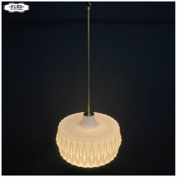 Vintage opaline pendellamp met messing pendel - Afbeelding 7