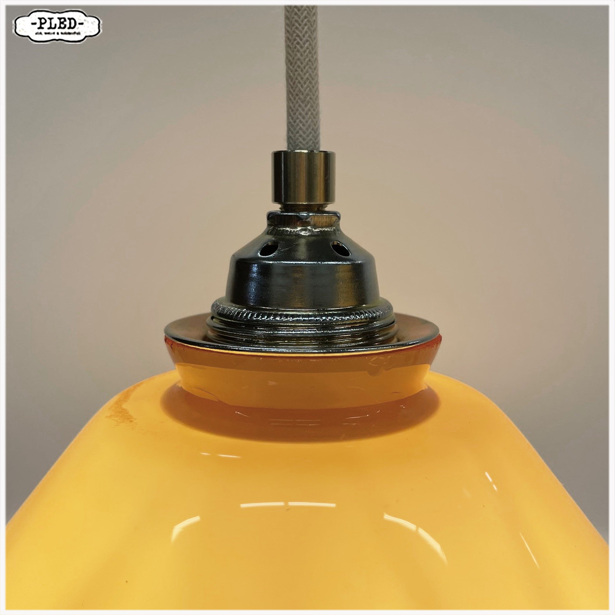 Paar vintage okergele opaalglazen hanglampen - Afbeelding 4