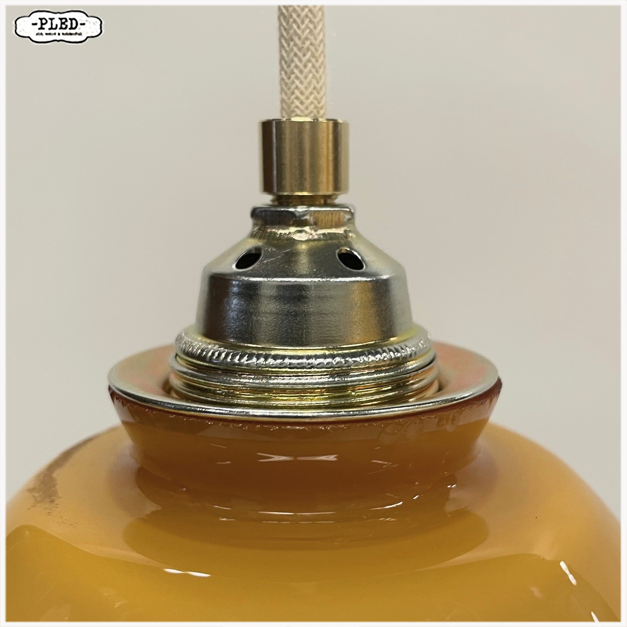 Paar vintage okergele opaalglazen hanglampen - Afbeelding 7