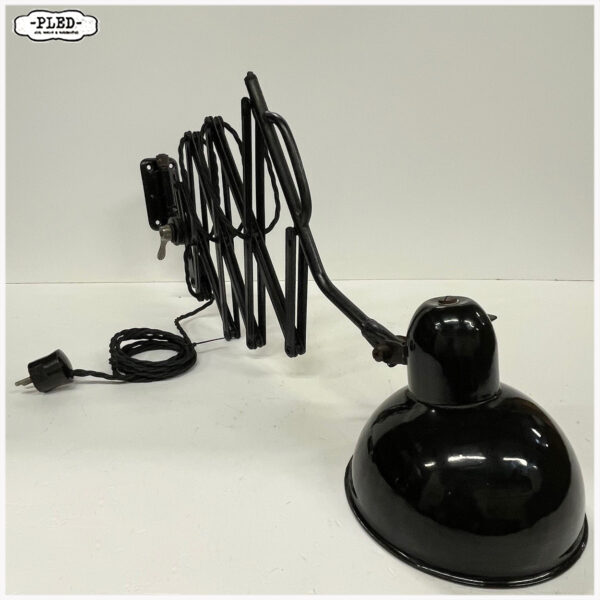 Oude schaarlamp met zwart geëmailleerde kap, Bauhaus - Afbeelding 3