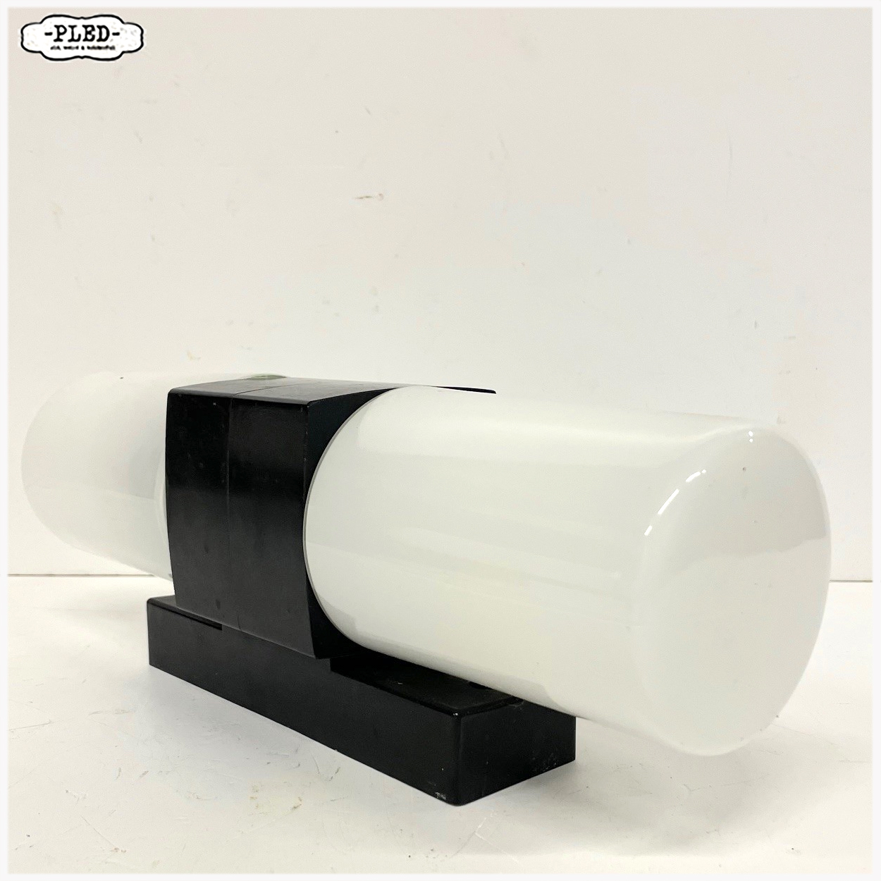 Bakelieten wandlamp met melkglas, Bauhaus stijl (sleets) - Afbeelding 4