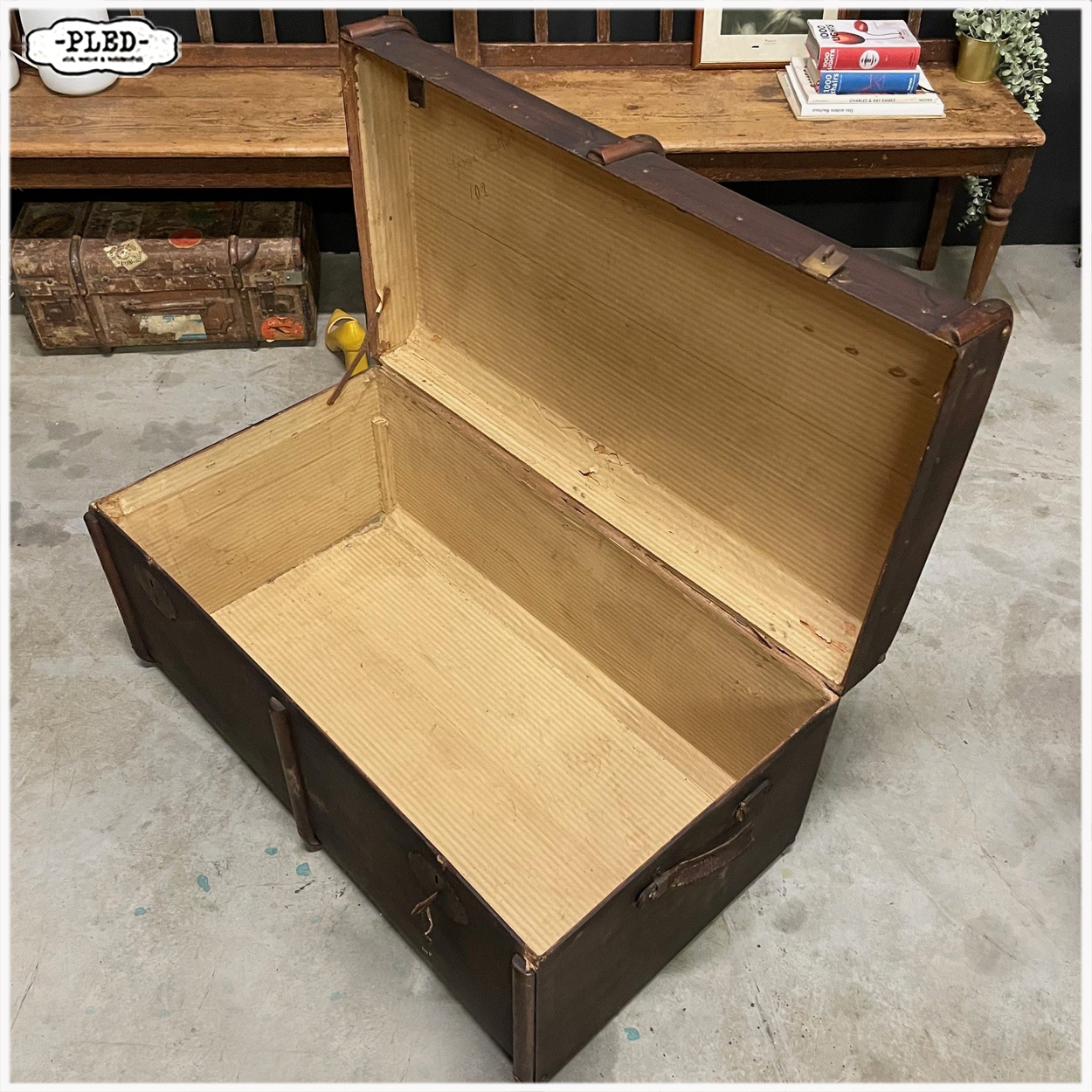 Oude, decoratieve reiskoffer - Afbeelding 3