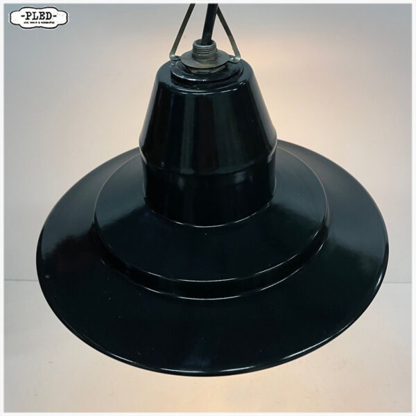 Nieuwe hanglamp met zwart geëmailleerde kap en opaalglas - Afbeelding 3