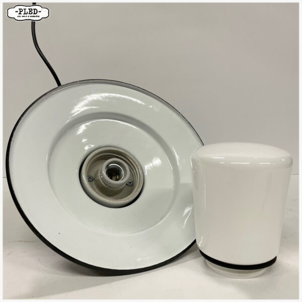 Nieuwe hanglamp met zwart geëmailleerde kap en opaalglas - Afbeelding 7