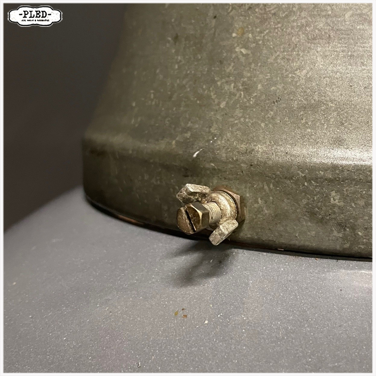 Grote geëmailleerde industriële hanglamp, Bauhaus - Afbeelding 8