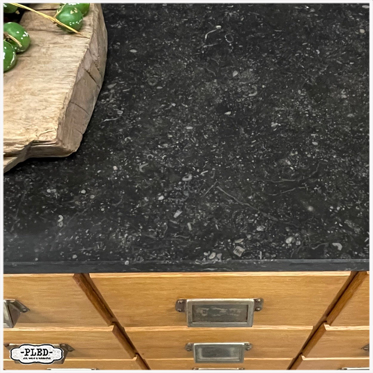 Oude apothekerskast met Belgisch hardstenen blad - Afbeelding 8