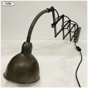Oude industriële schaarlamp van Instala, Tsjechië