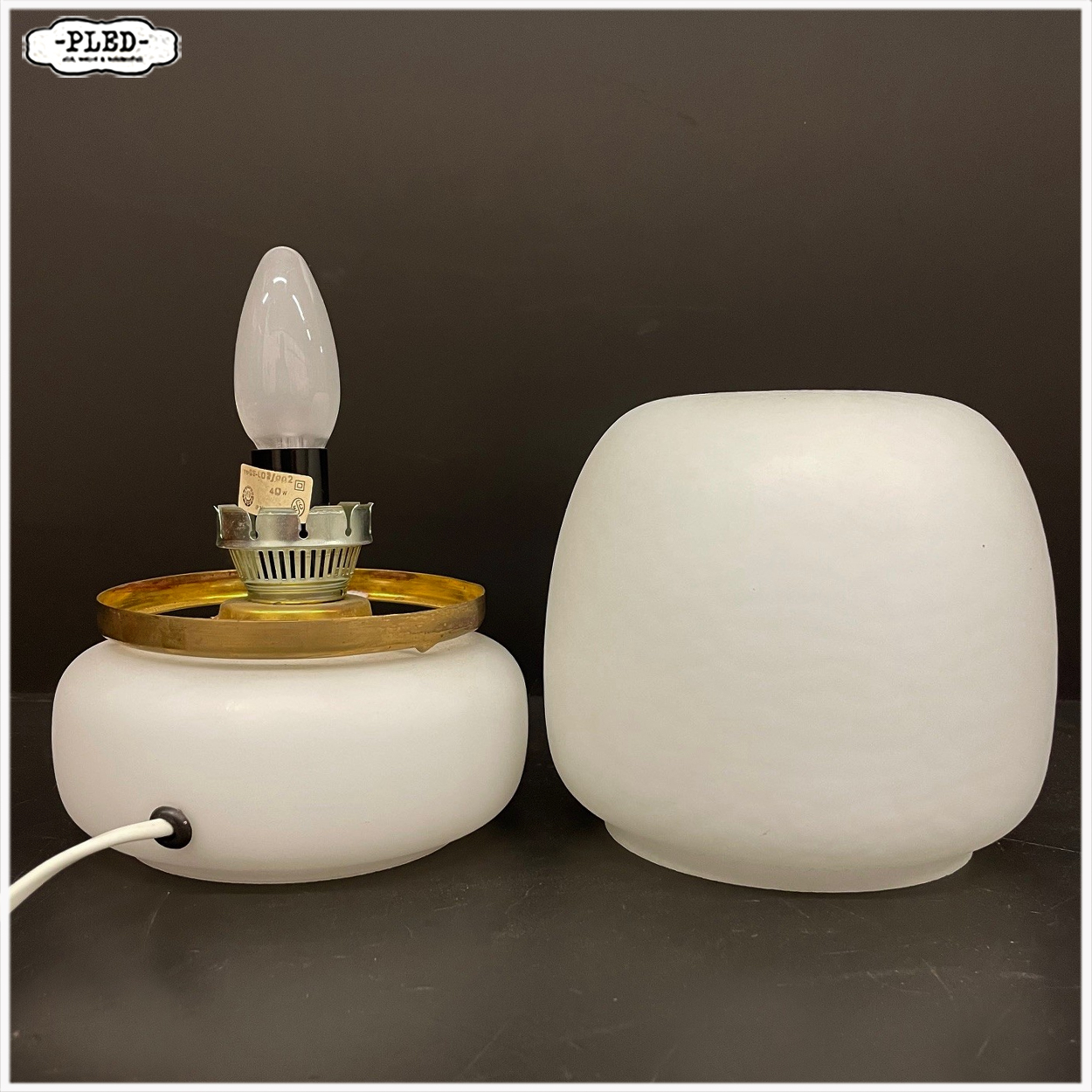 Twee vintage opaline tafellampen / bedlampen - Afbeelding 7