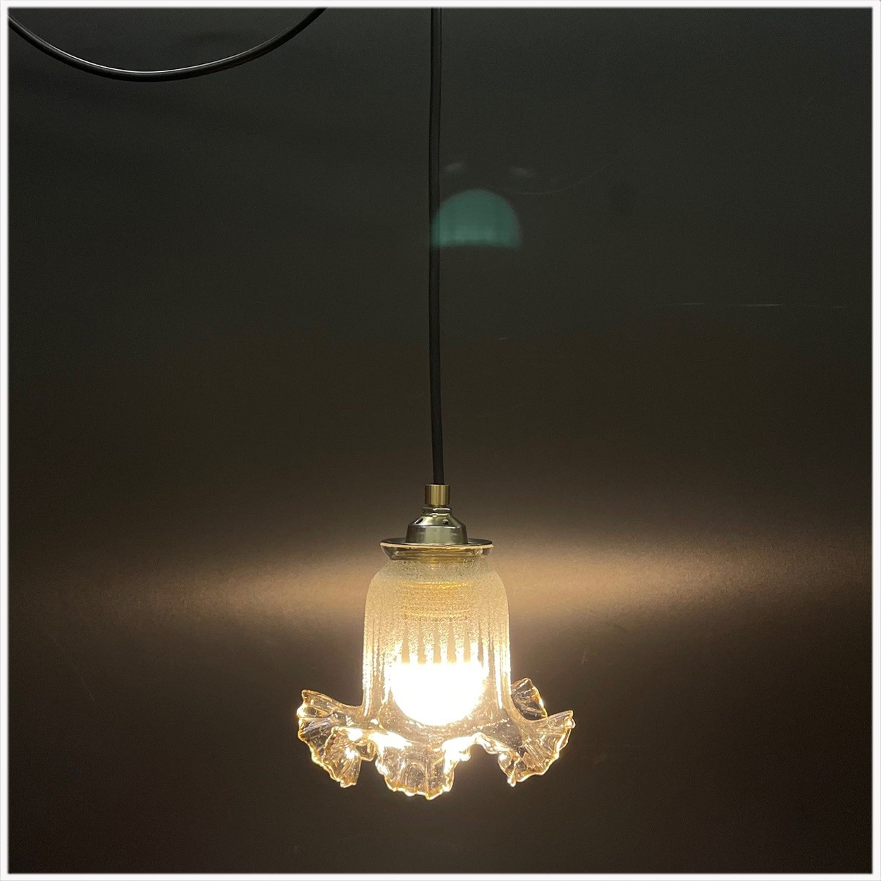 Prachtig glazen hanglampje met messing fitting - Afbeelding 2