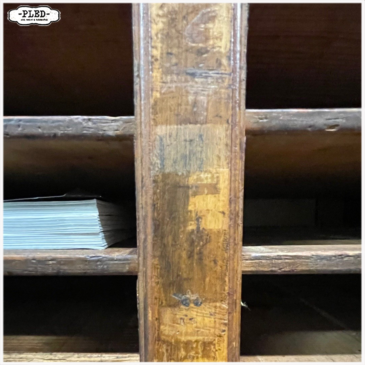 Oude, karaktervolle, grote, houten postsorteerkast - Afbeelding 15