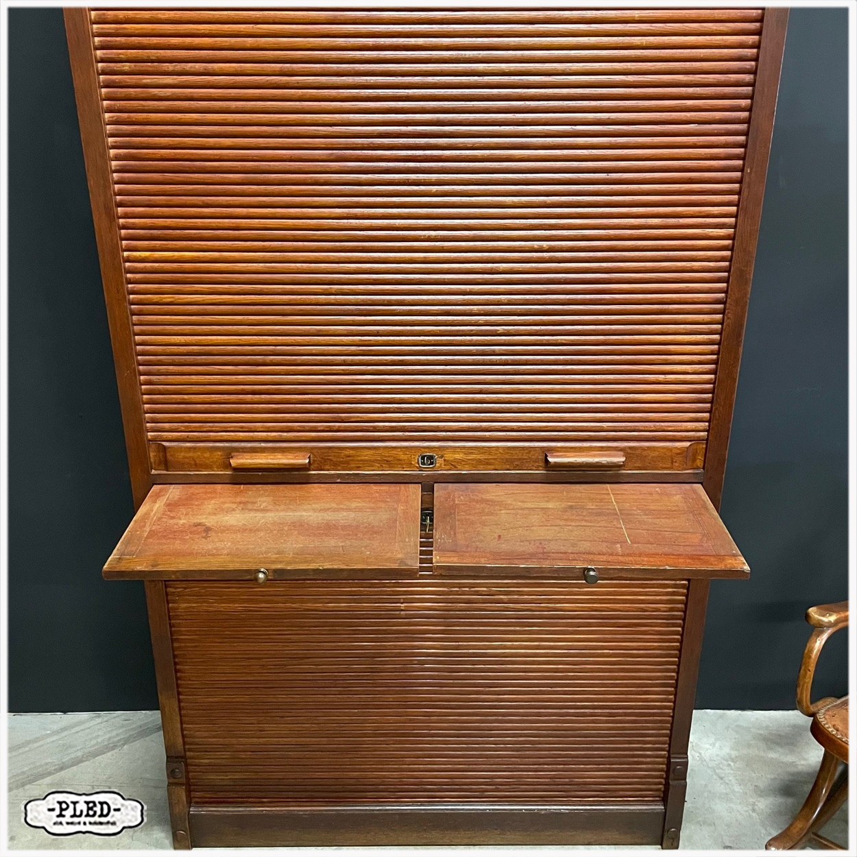 Oude, grote, eikenhouten roldeurkast - Afbeelding 4