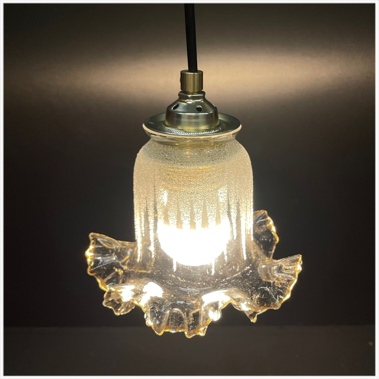 Prachtig glazen hanglampje met messing fitting - Afbeelding 4